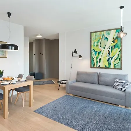Apartment Chic Designer With Original Art And Old Town View
