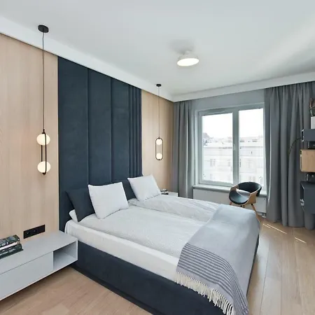 Apartment Chic Designer With Original Art And Old Town View